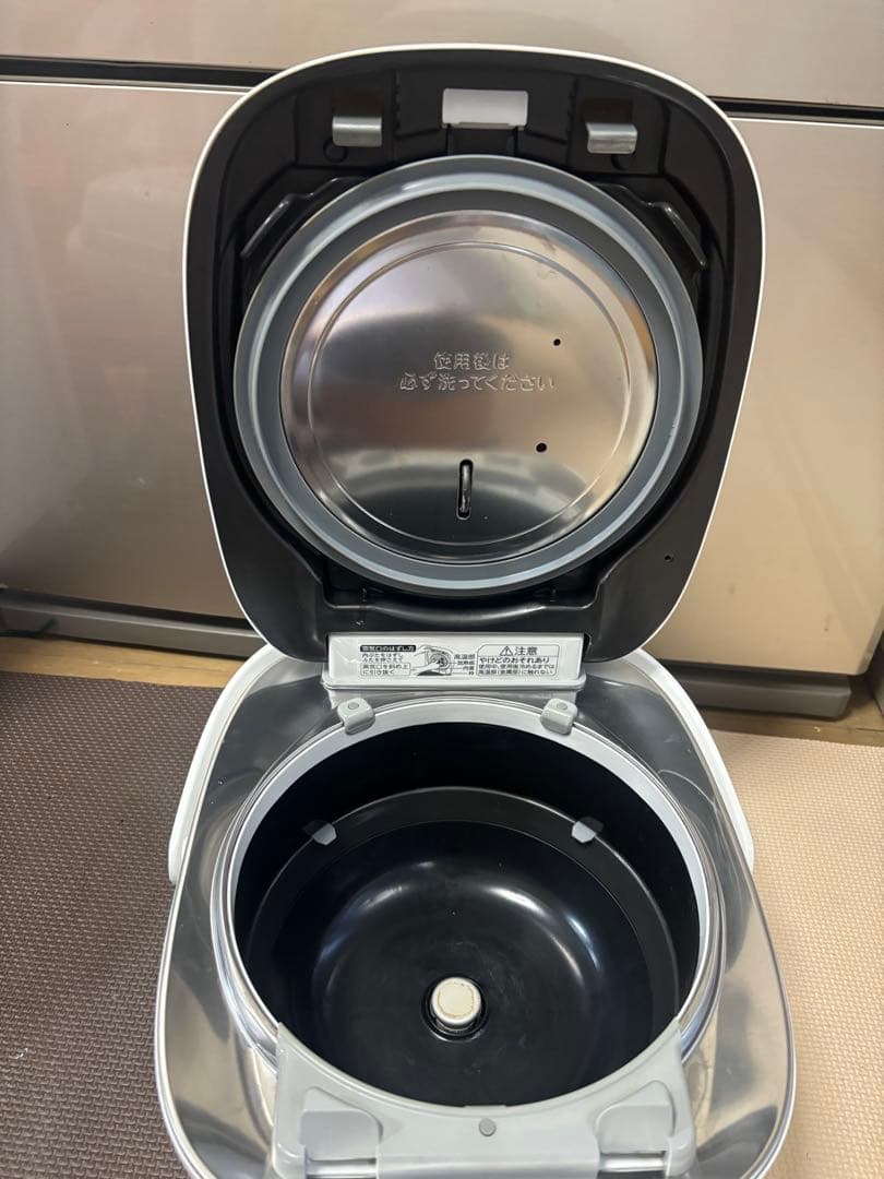 TOSHIBA IH炊飯器 RC-10VST 5合炊き-2023年製