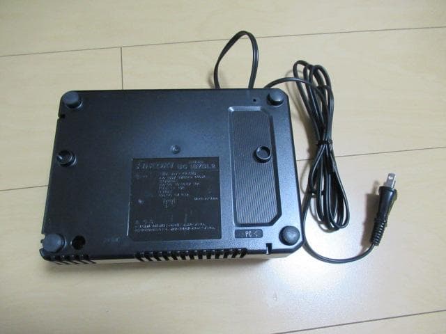 HiKOKI 収納ケース ＋充電器UC18YDL2　　①