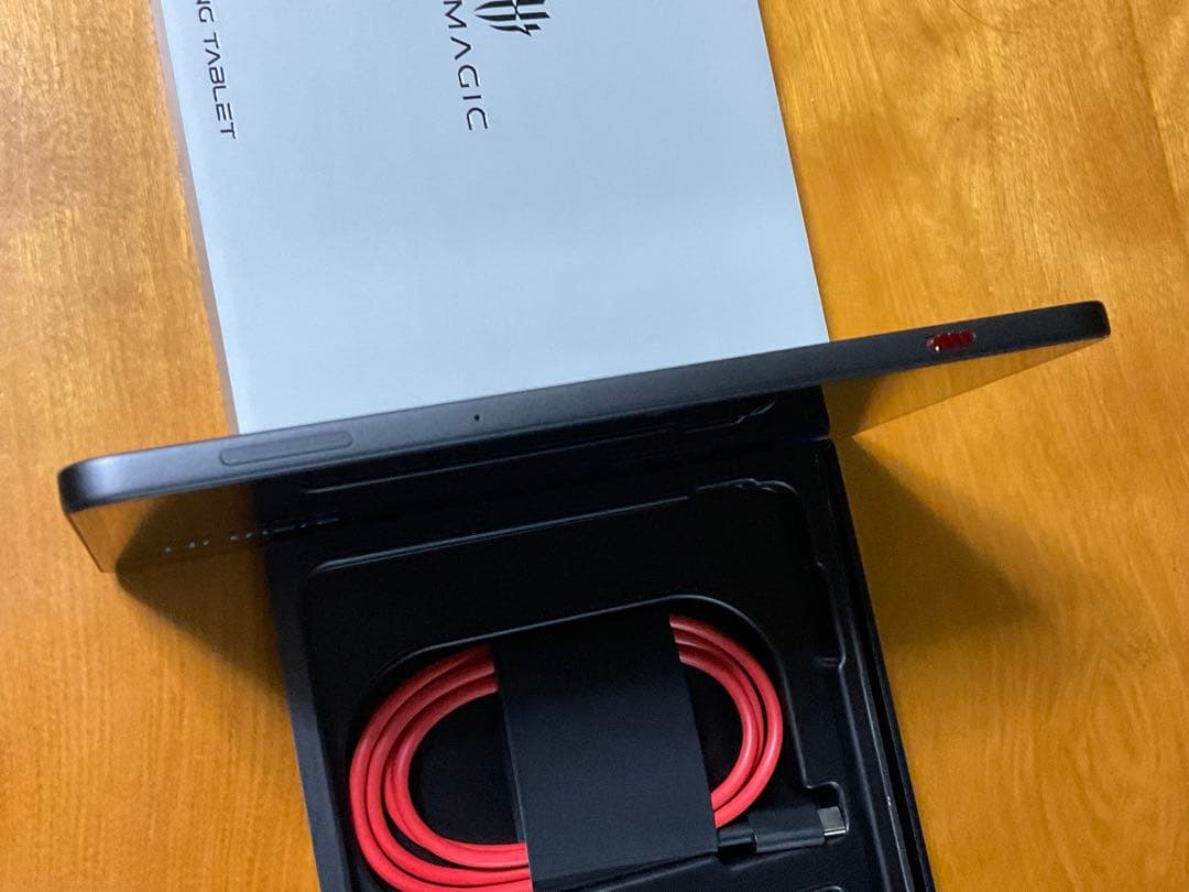 美品　REDMAGIC Astra ゲーミングタブレット 12GB＋256GB