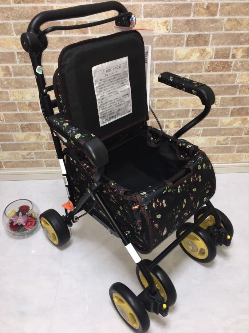 値下可能幸和製作所　エヴォーク　花柄　新品未使用　シルバーカー　送料無料