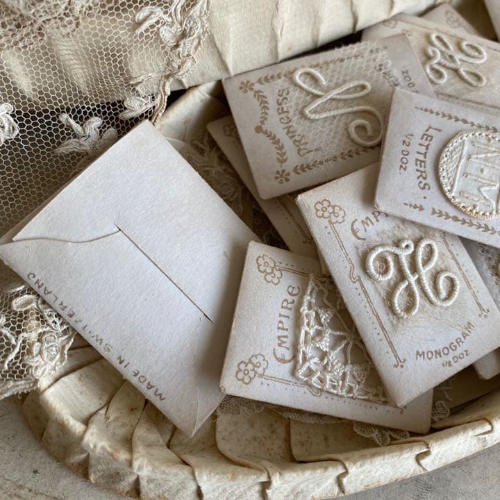 antique initial・monogram motif..:⋈*2個セット