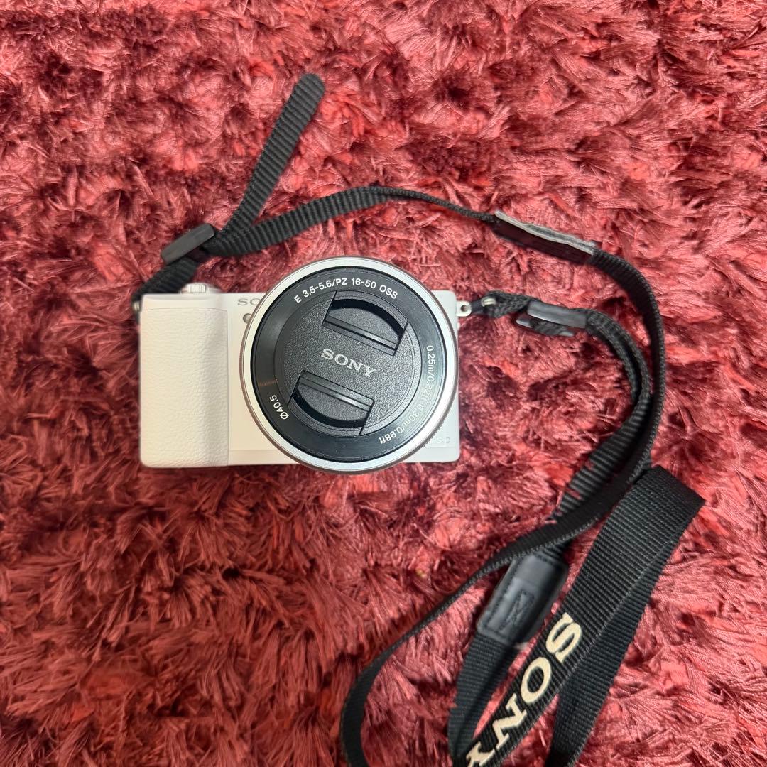 SONY α5100 ホワイト 16-50mmレンズ付き