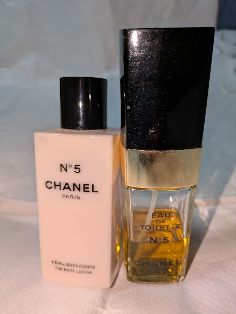 N°5 CHANEL オードトワレ & ボディローション＆ボディパウダーセット