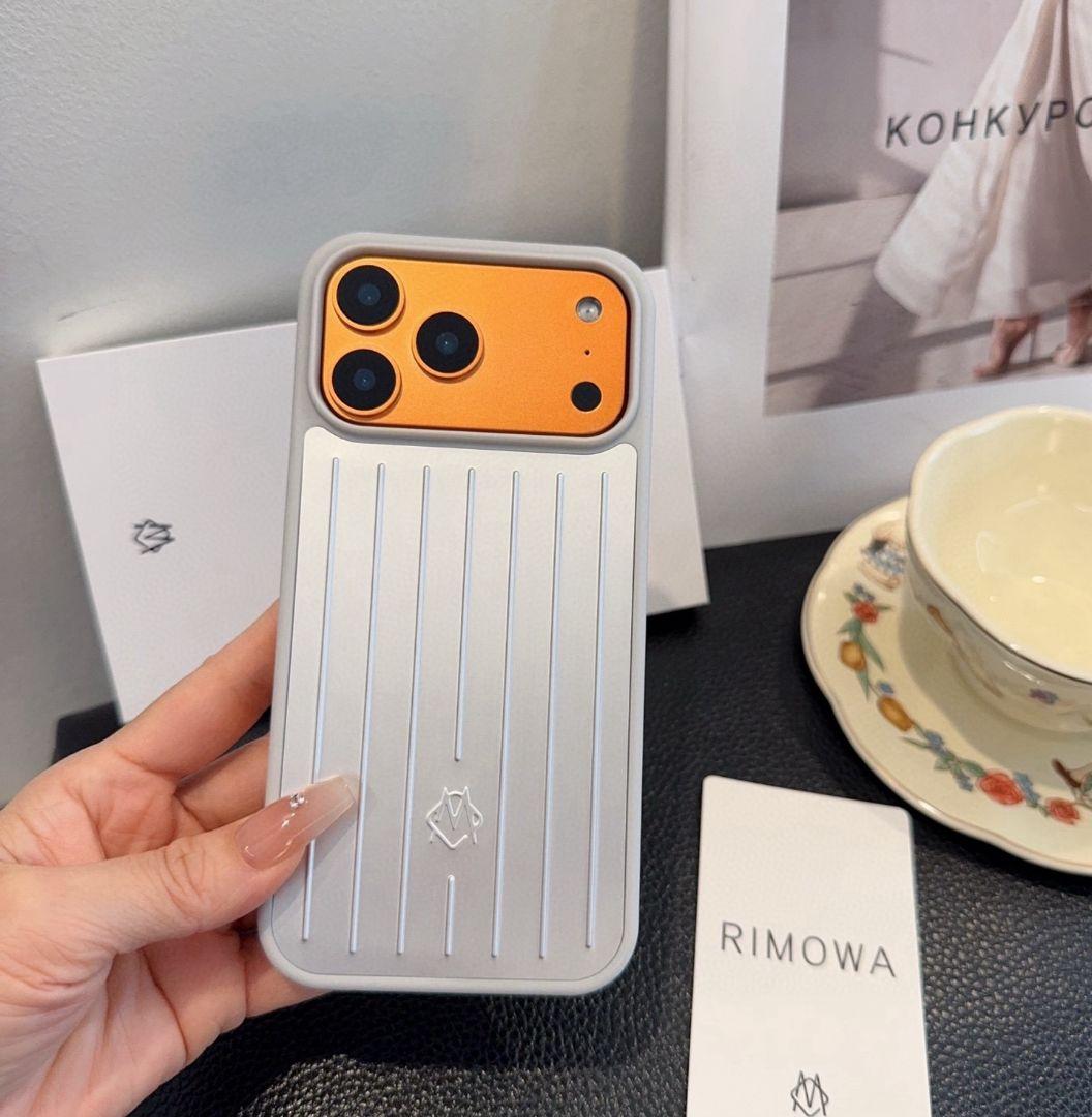 RIMOWA iPhone17 Pro Max ケース シルバー