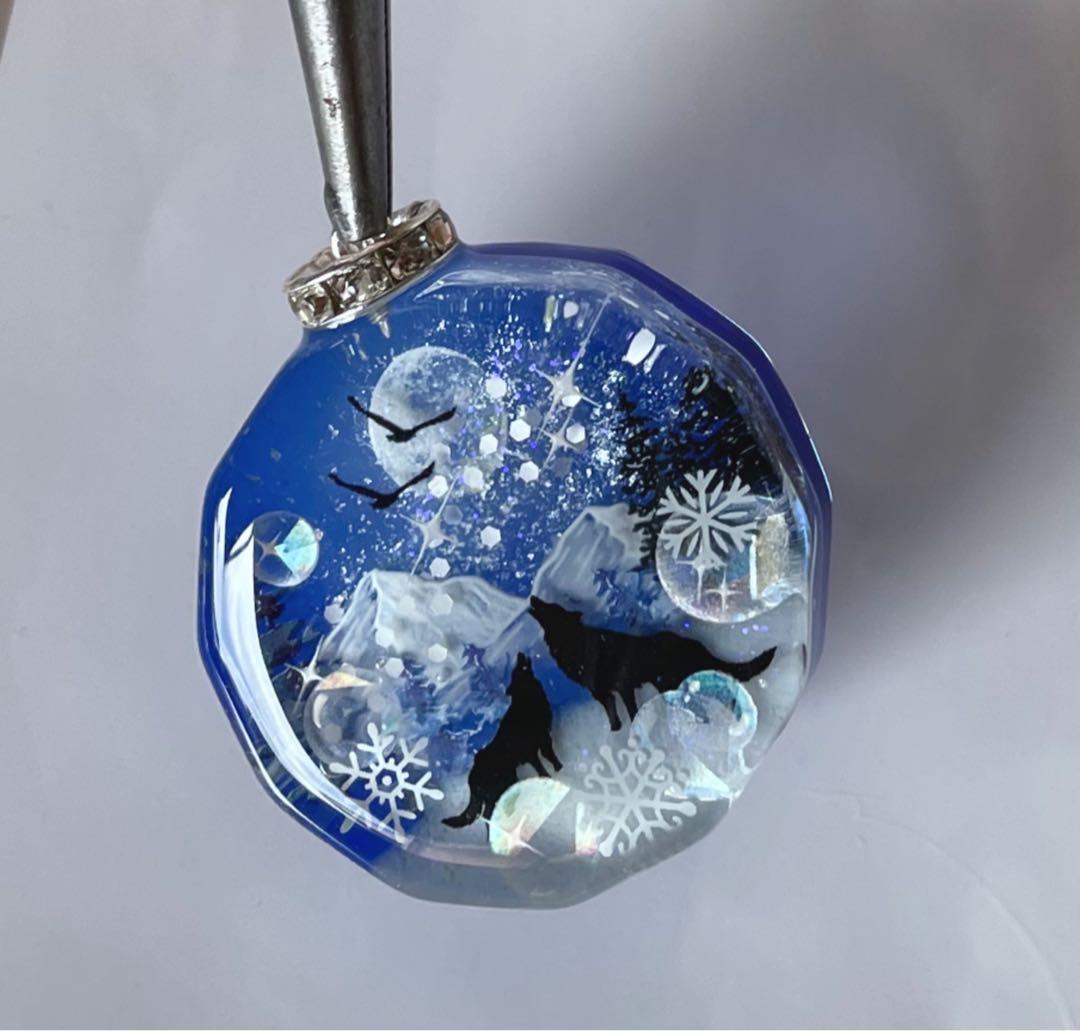 展示用/レジン/雪山と親子オオカミ　蓄光　オルゴナイトネックレス