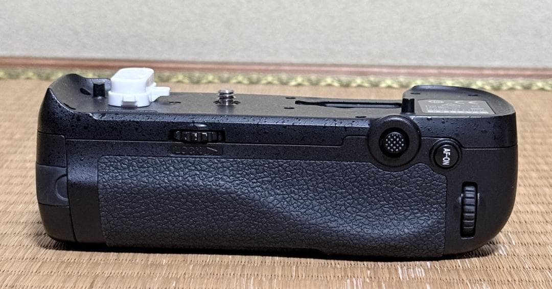 ほぼ新品 ニコン D850用 マルチパワーバッテリーパック MB-D18