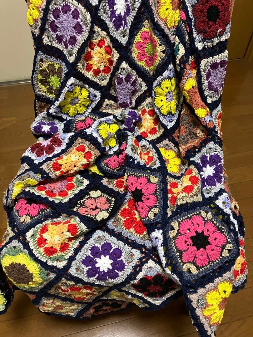 （寄付対象品）ハンドメイド　多色アフリカンフラワー　マルチカバー　ブランケット
