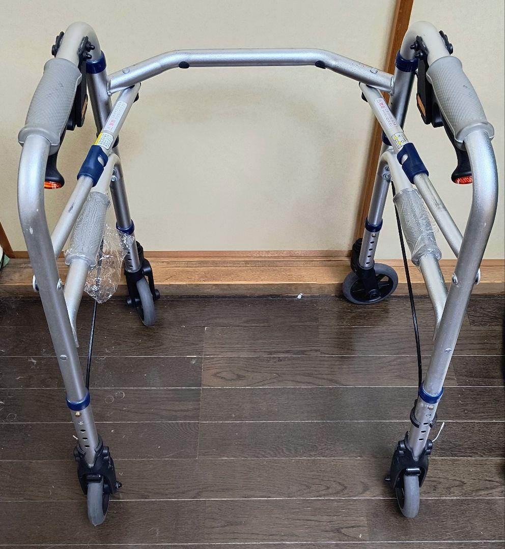セーフティアーム Vタイプウォーカーミニ イーストアイ 歩行器