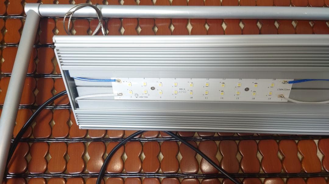 き*う様 アクロ TRIANGLE LED VIVID 450 吊下用ライトスタ