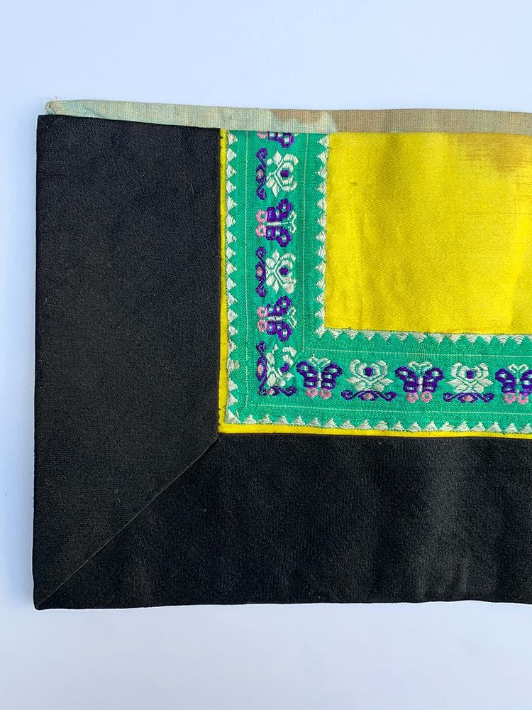 【繍】　★ 織繍 綾地嵌黒緞辺簾布 ★　清朝期　花卉 胡蝶 刺繍文様　明清繍品