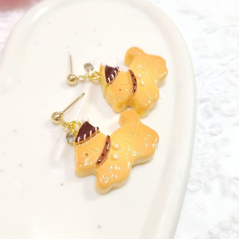 可愛い♡ブラウン ニット帽とマフラーを着けた冬のクッキーわんこのピアス♡
