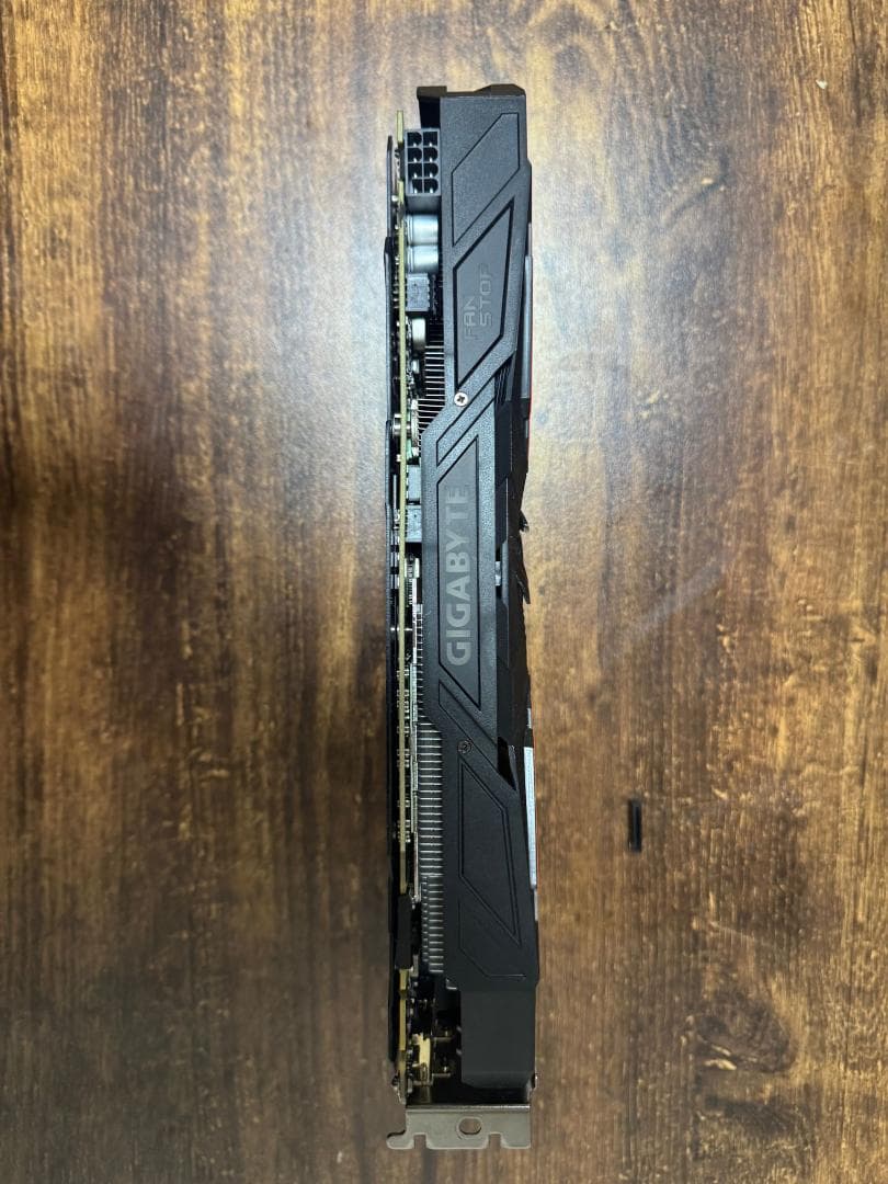 GIGABYTE GTX1070 トリプルファン グラフィックボード