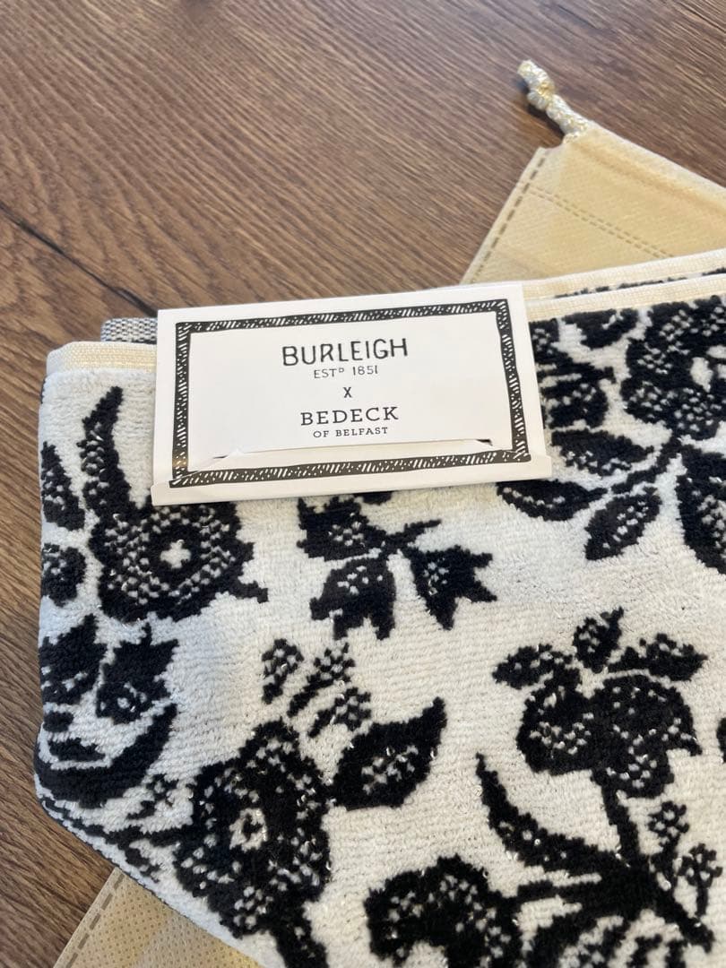Burleigh ブラックリーガルピーコック柄 フェイスタオル バーレイ
