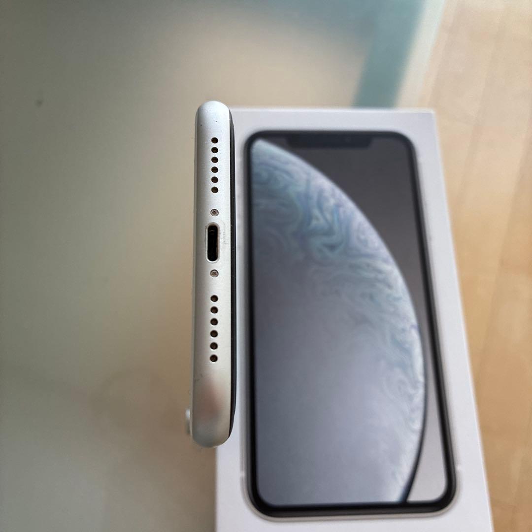 iPhone XR 64GB ホワイト 本体