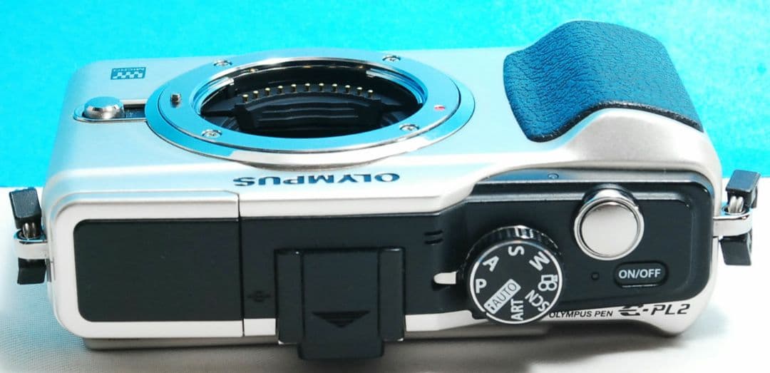 OLYMPUS E PL2 シルバー　ボディ　送料無料