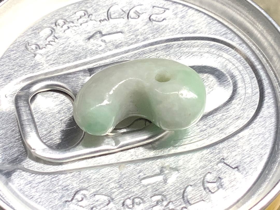 ⭕️遠い昔からの縁起物　糸魚川翡翠勾玉　本物をお持ちください　鑑定ソーティング付‼️