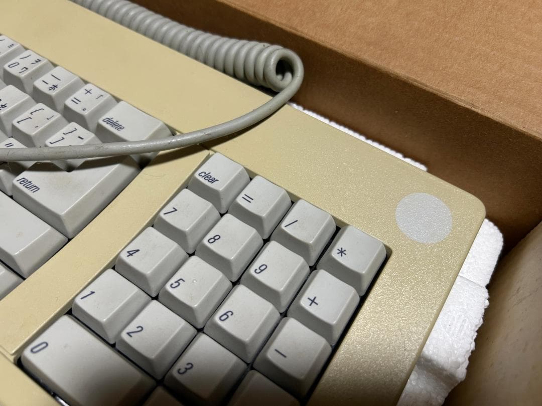 アップル　ADBキーボード　M0116J