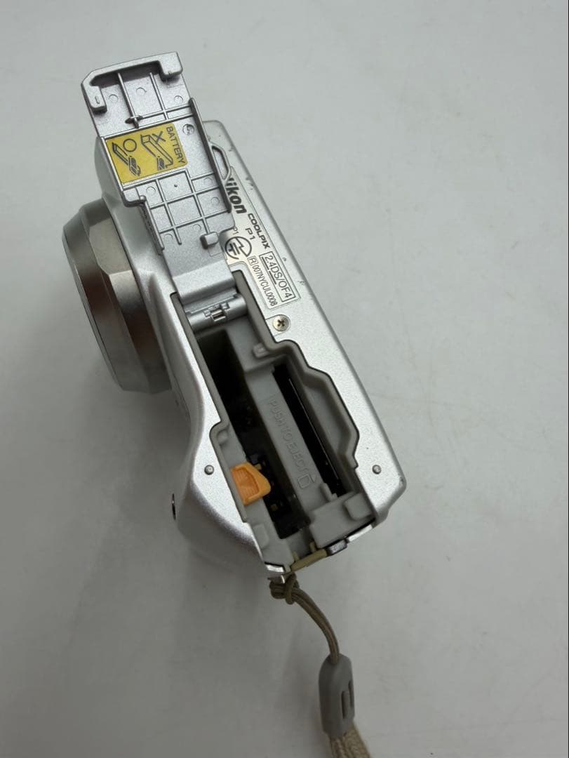 Nikon COOLPIX P1 シルバー Wi-Fi搭載　デジカメ