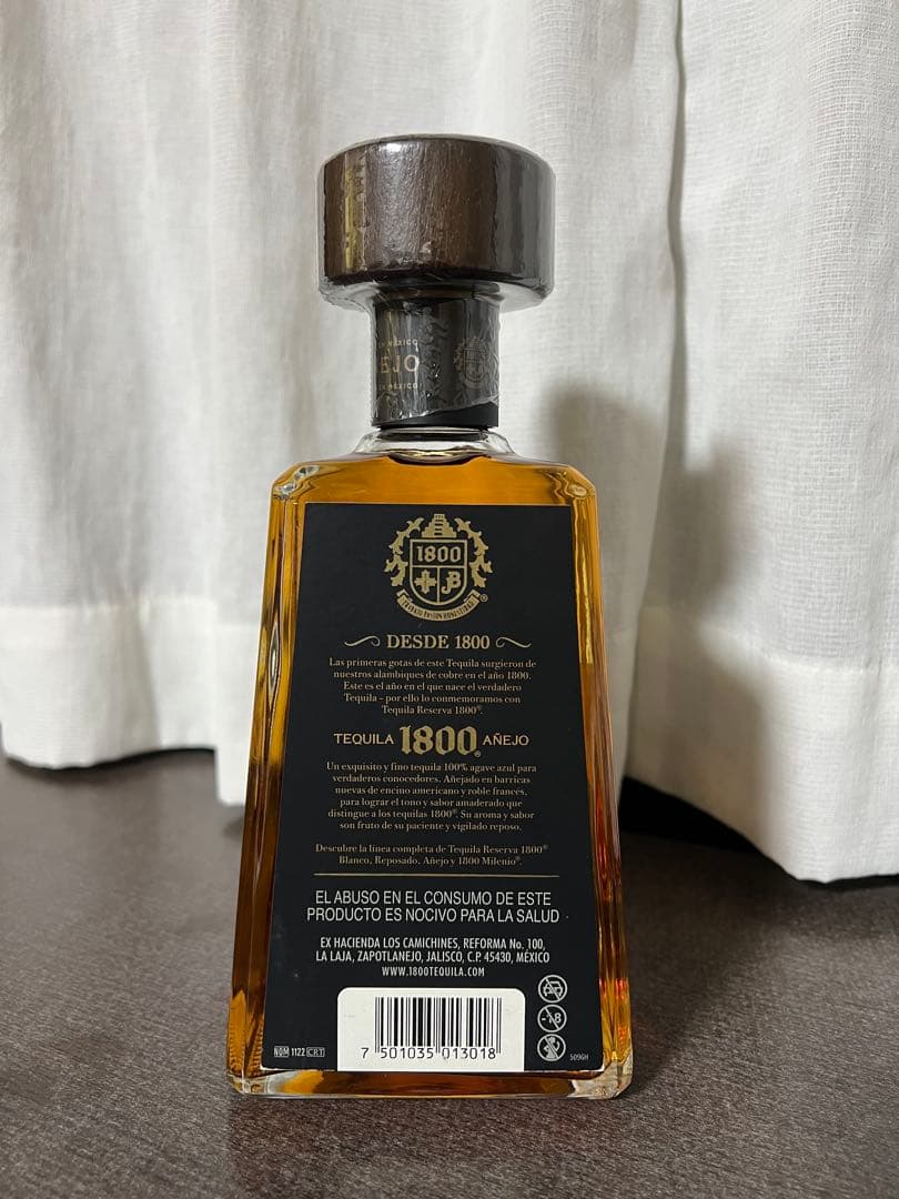 1800 Añejo 700ml 100% Agave アネホ テキーラ