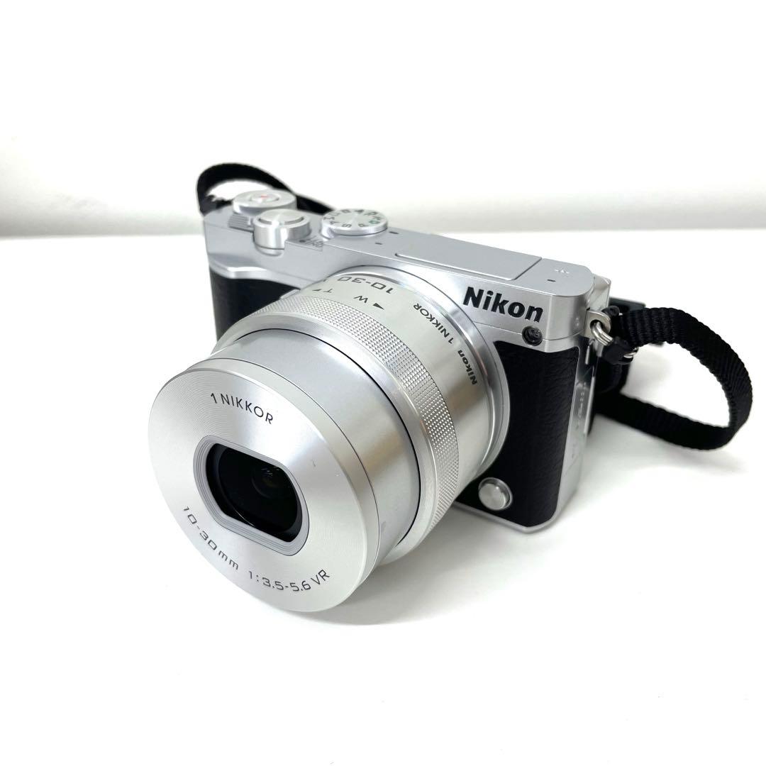 【TK】美品✨Nikon 1 J5 ニコン　ズームレンズキット　ミラーレス一眼