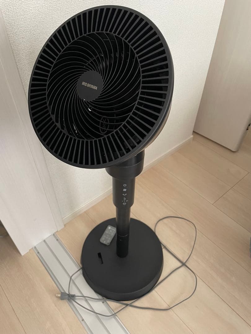 サーキュレーター扇風機　アイリスオーヤマ　黒