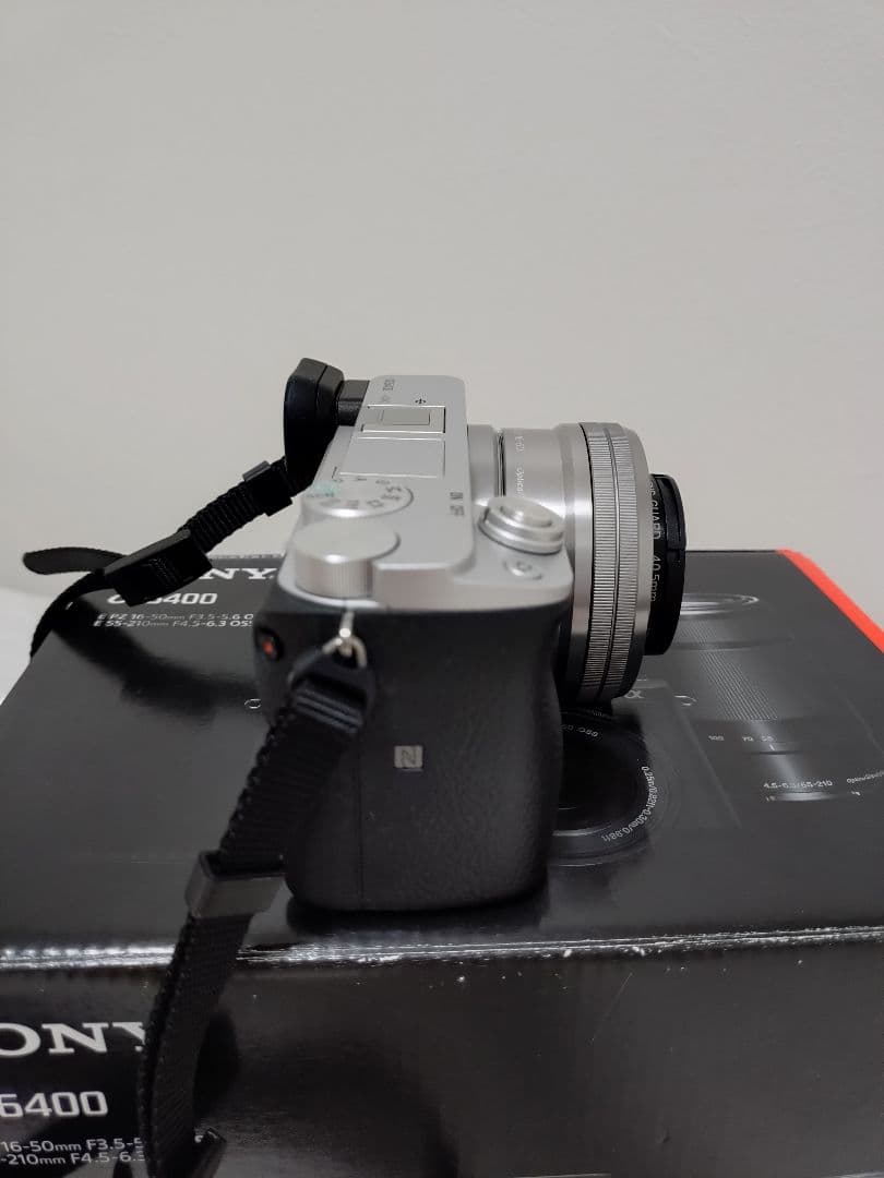<しょう>【SONY α6400】ミラーレスカメラ レンズ2本付き