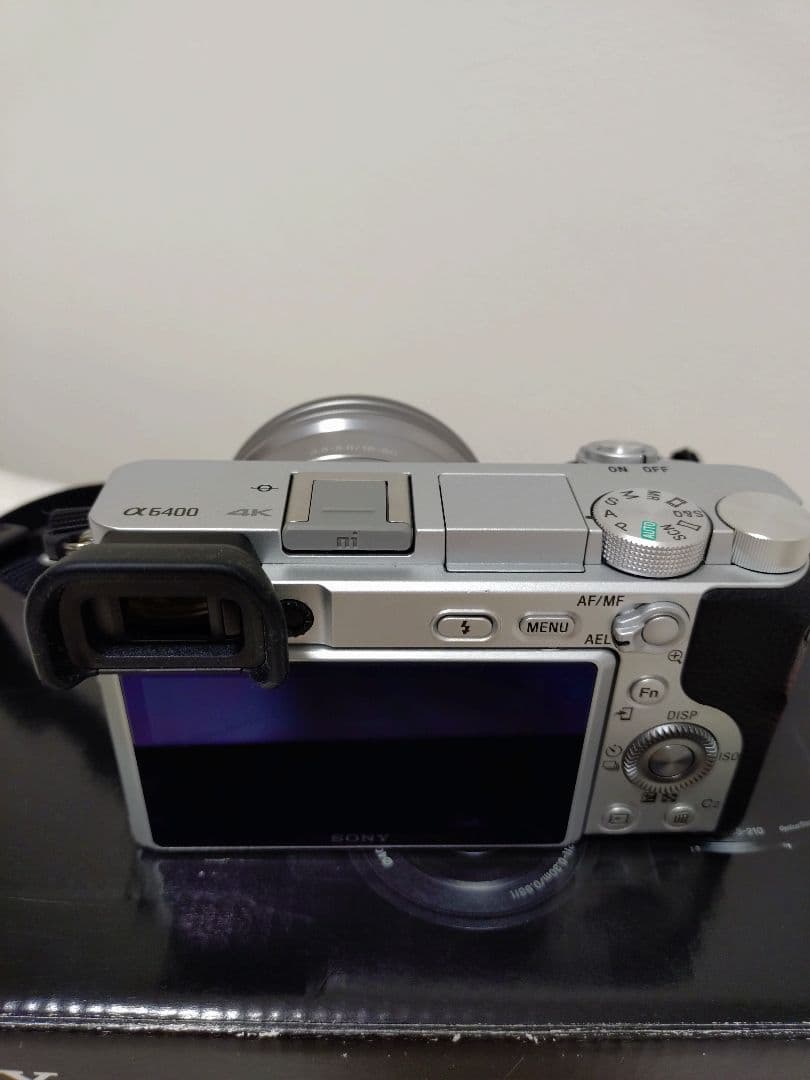 <しょう>【SONY α6400】ミラーレスカメラ レンズ2本付き