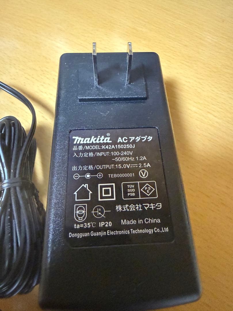 【美品】Makita 充電式扇風機 CF202D ホワイト 本体・付属品付き