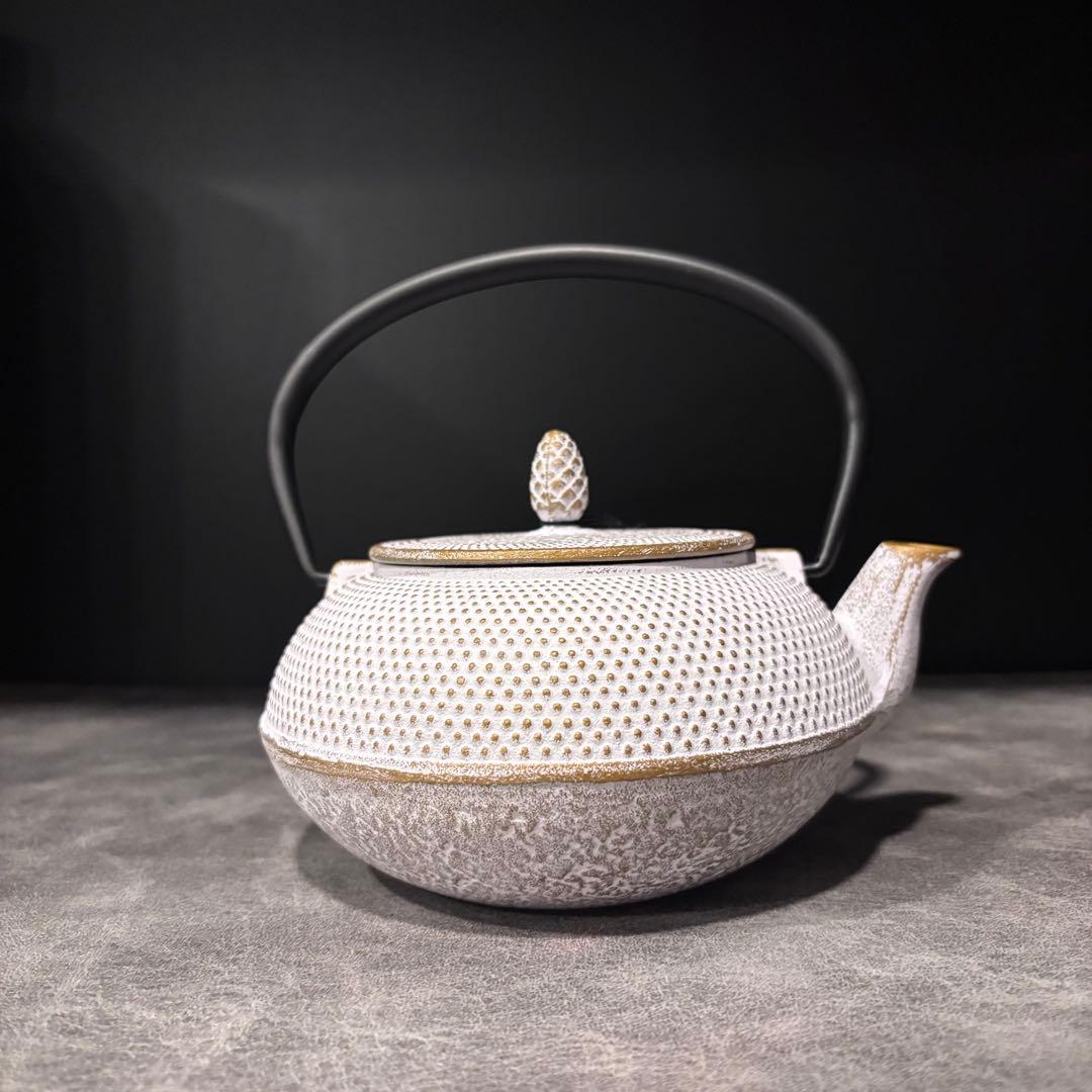 希少白×金 新品未使用ティーポット 600ml Roji あられ 南部鉄器 ロジ