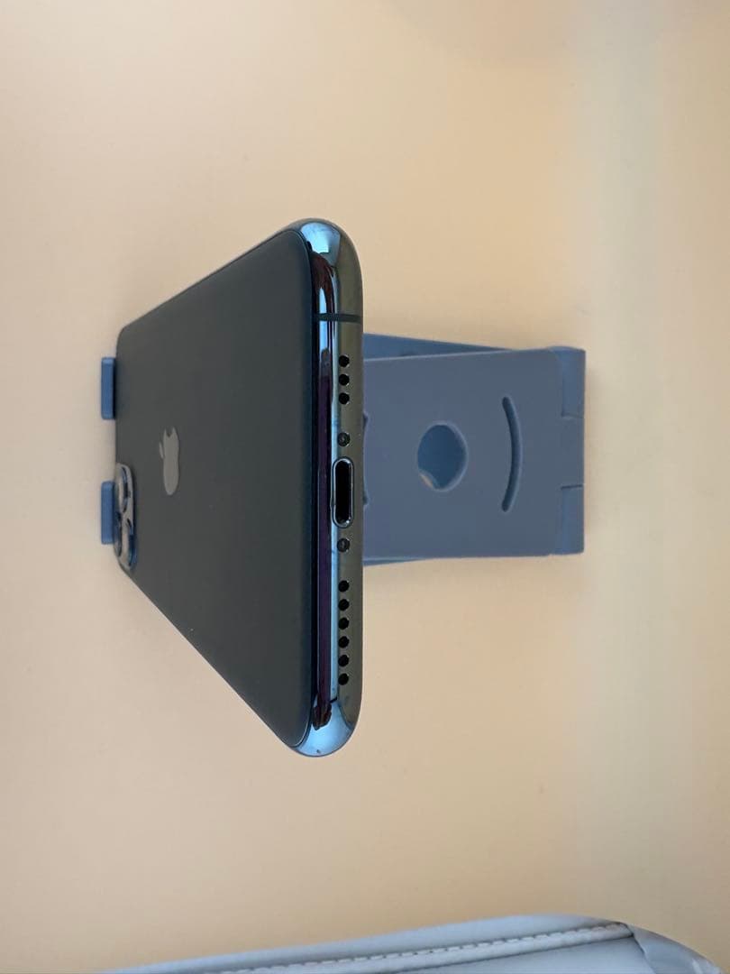 iphone 11 pro 64GBミッドナイトグリーン　バッテリー100%