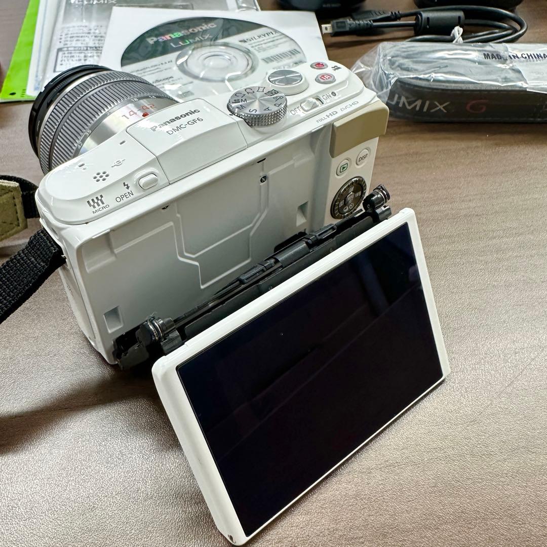 Panasonic LUMIX DMC-GF6W ダブルズームレンズキット