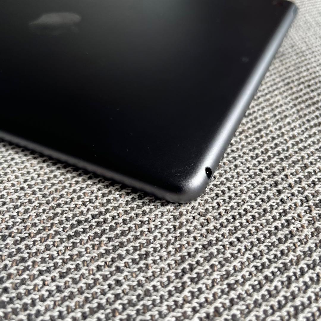 Apple iPad 本体 第9世代　スペースグレイ