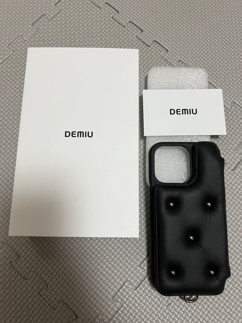 【極美品】DEMIUデミュウ／iPhone13Pro／スマホケース／カードケース