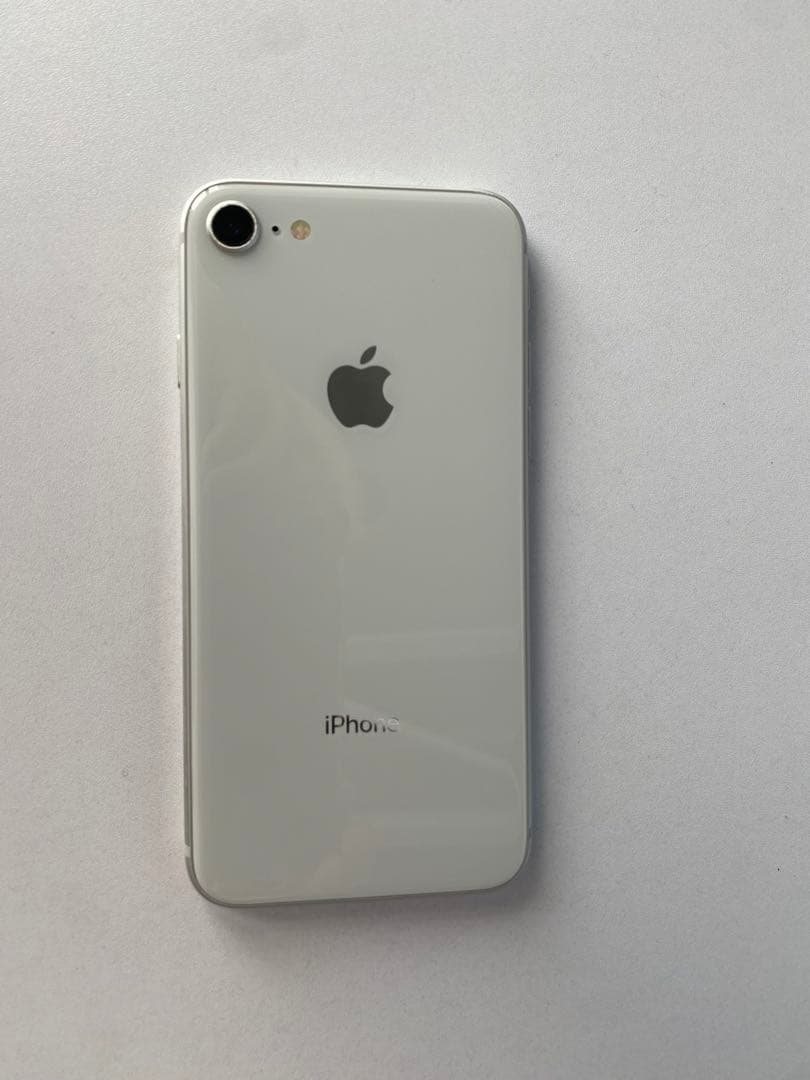 iPhone 8 ホワイト 64GB
