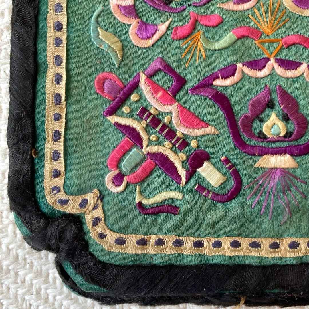 アンティーク シルクロード チャイナ チベット 紫シルク古刺繍 壁飾り 時代物