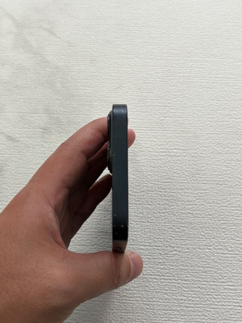 SIMフリー Apple iPhone 13 ブラック 本体　バッテリー82%