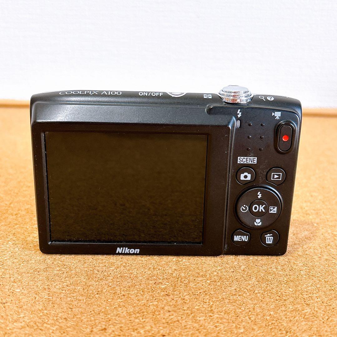 実写美⭕️美品 Nikon COOLPIX A100 シルバー デジタルカメラ