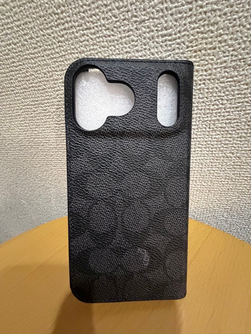 COACH 手帳型ケース ブラック　iPhone17Pro Max用