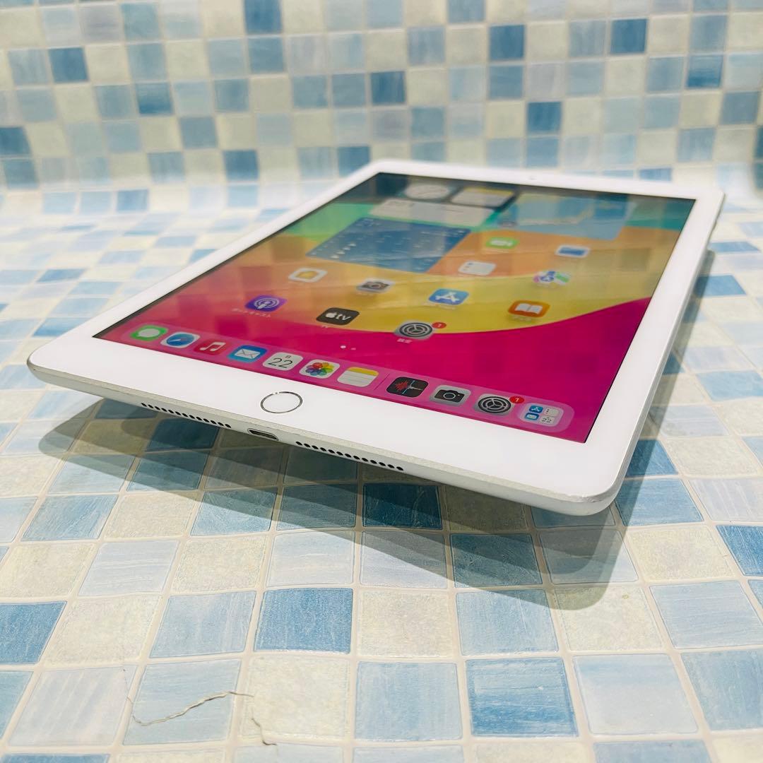 Wi-Fi iPad 第6世代 本体 32GB シルバー 電池良好