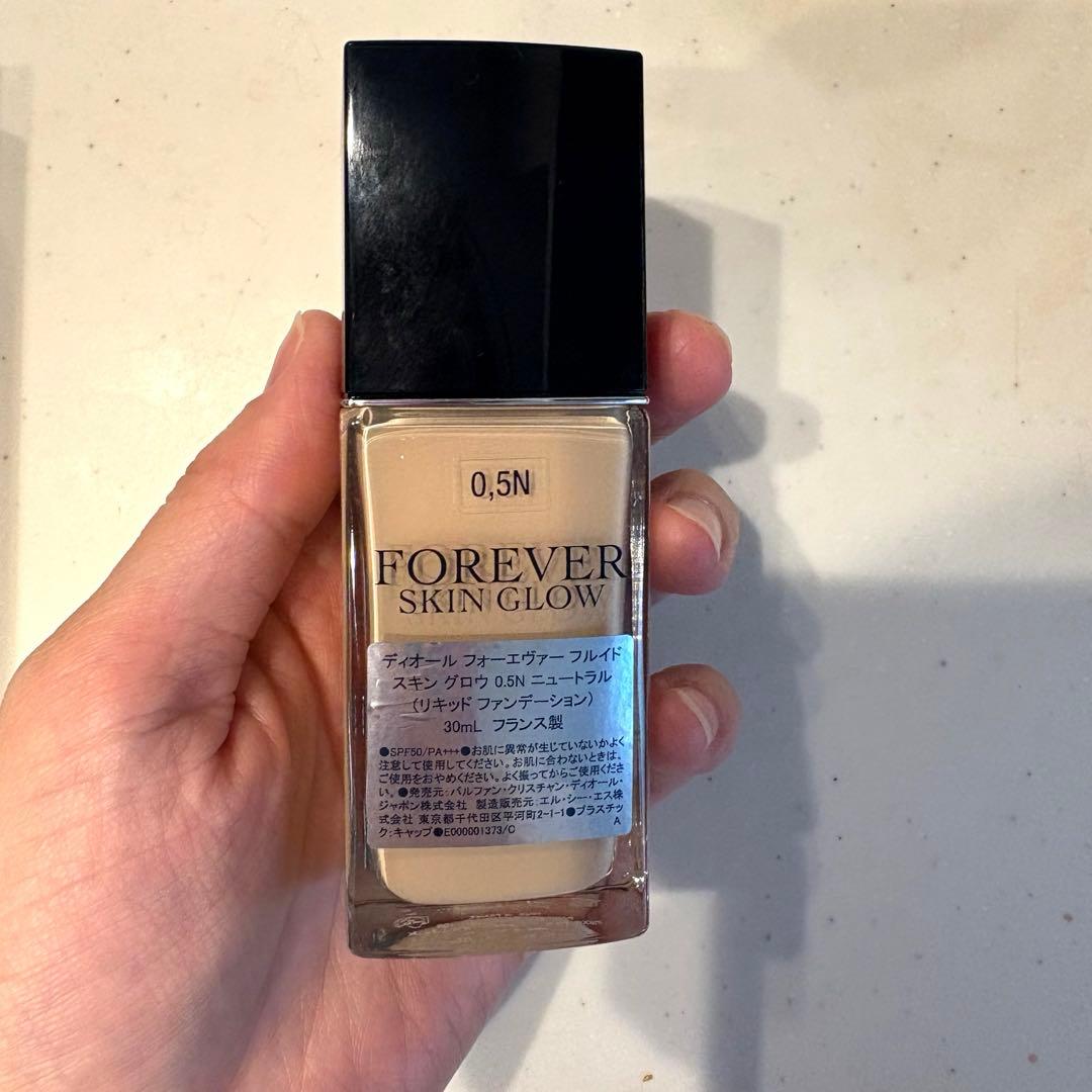 Dior ディオールフォーエヴァーフルイドスキングロウ0.5N