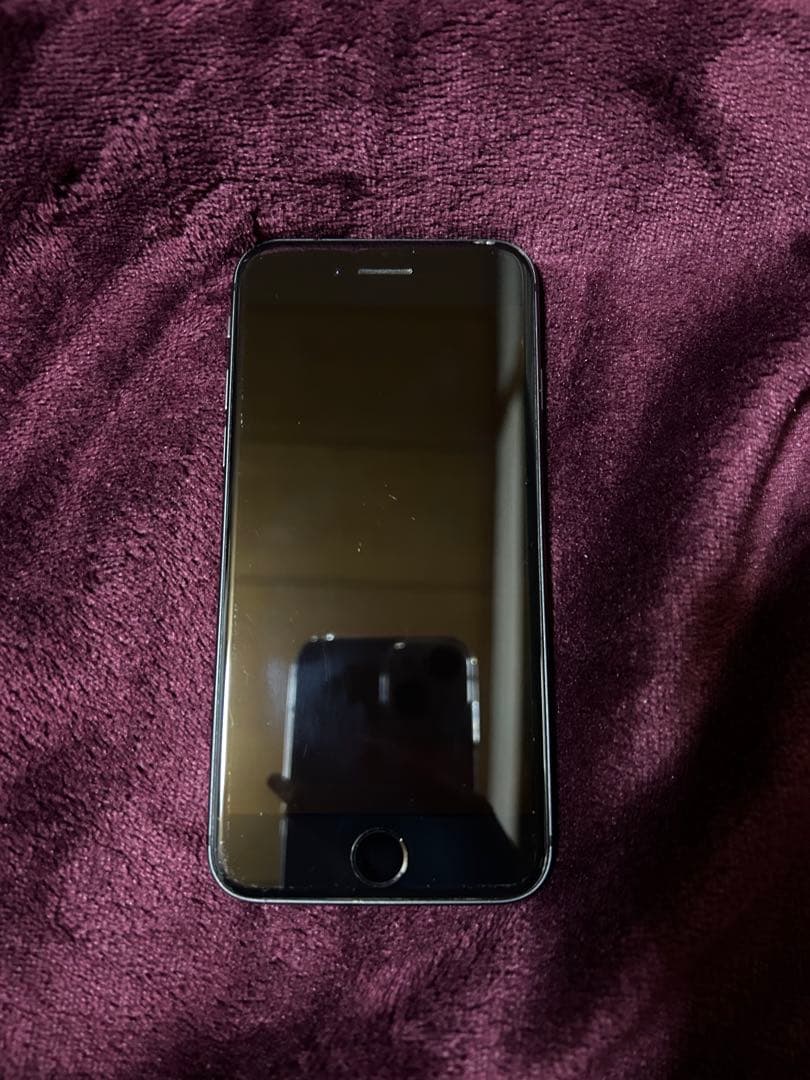 iPhone8 64GB バッテリー81％ SIMフリー