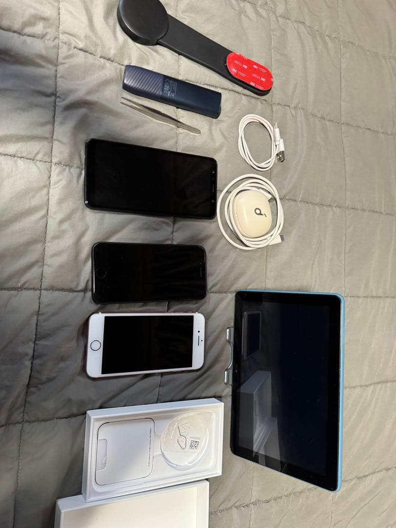 iPhone7 2台を含むまとめ売りです