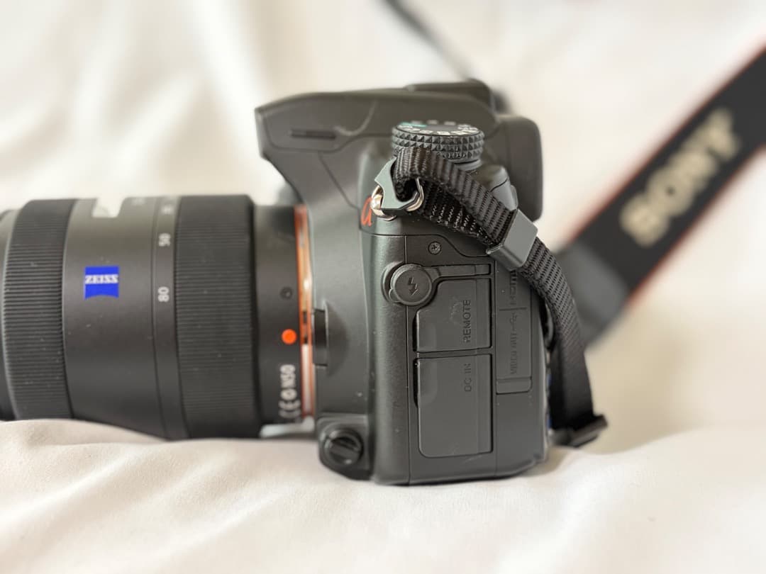 α700とCarl Zeiss DT 3.5-4.5/16-80ZAのセット