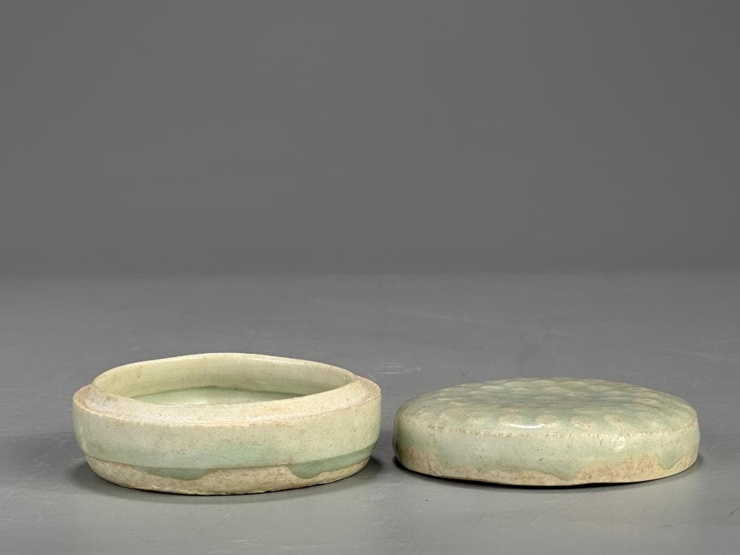 中国美術　景徳鎮窯　湖田窯　影青釉　青白磁　香合　蓋物　時代物唐物　宋　香道具