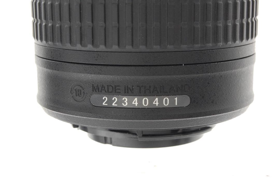 ✨外観極美品✨ニコン D5600❤️バリアングル液晶搭載・軽量モデル！