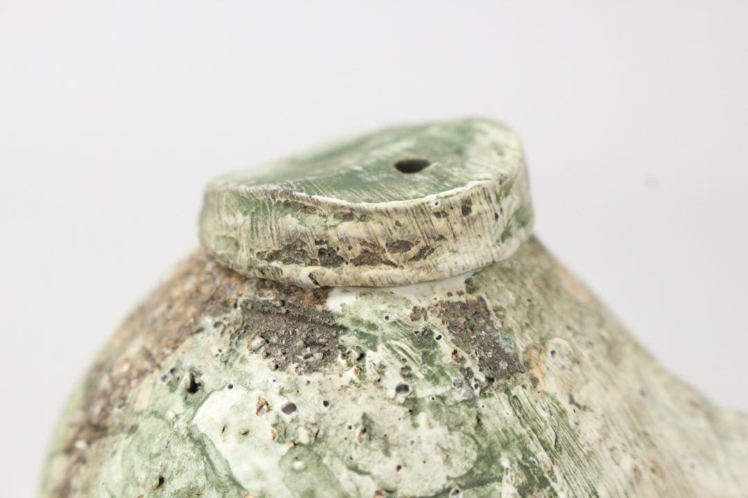 No5544 駒沢博司 造　刻彩注器　高さ14cm 共箱　陶磁器　酒器　送料無料