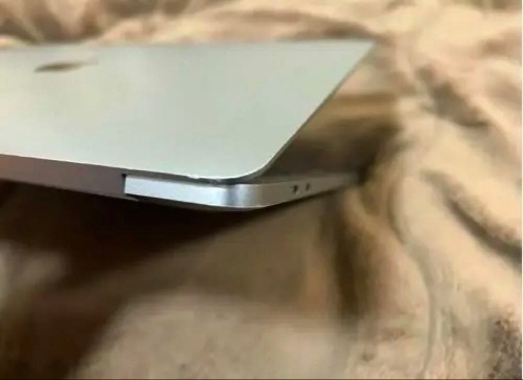 MacBook Pro 13インチ (2020) core i7 SSD1TB