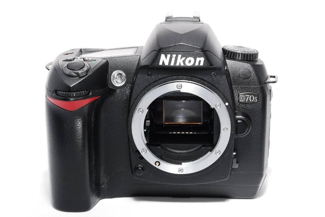 【決算セール】名機CCDモデル Nikon D70s 高画質一眼レフ 人気機種