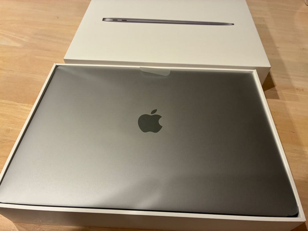 【バッテリー100%】M1 MacBook Air 13インチ