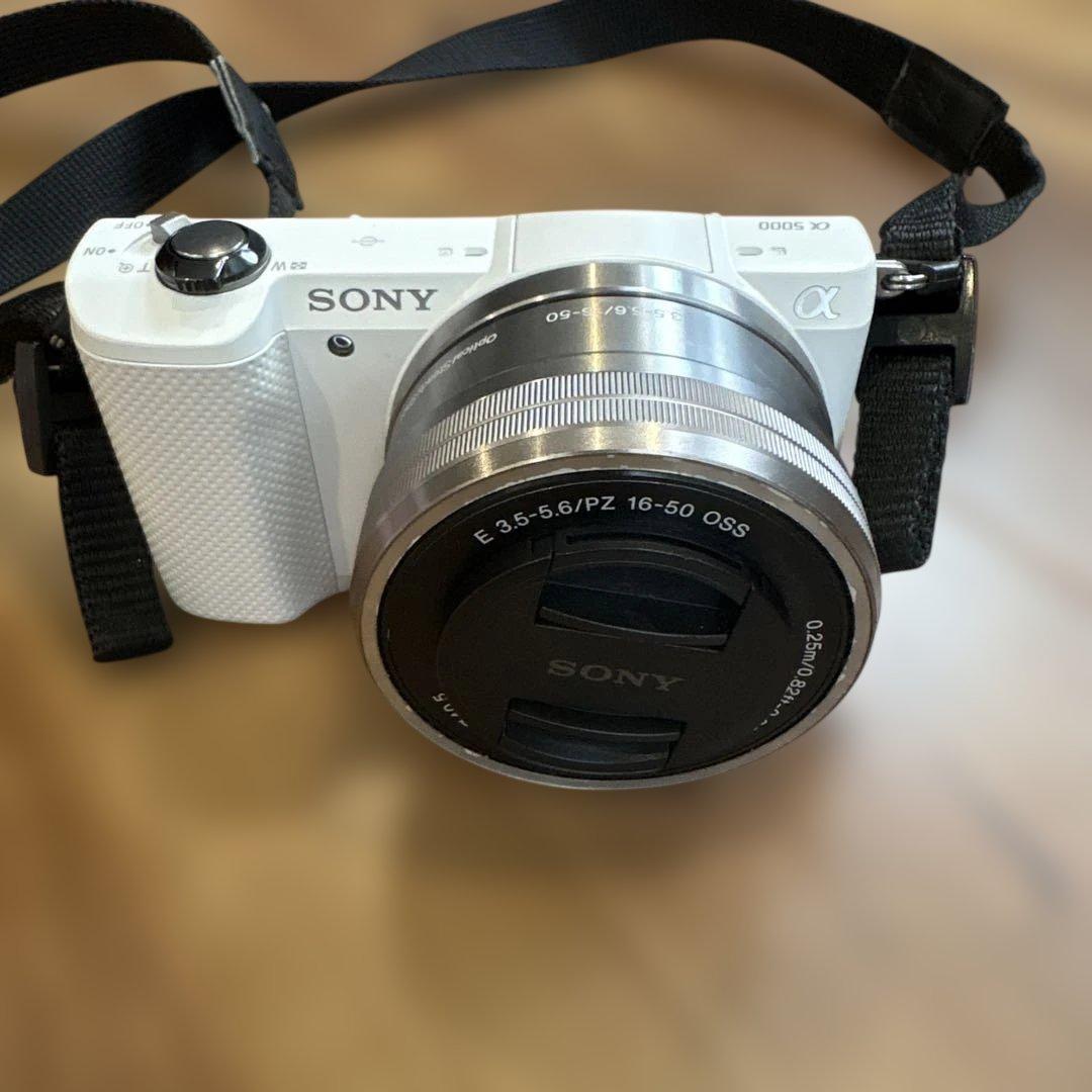 【美品】SONY α5000 ミラーレス一眼 カメラ　望遠レンズ付き　説明書付き